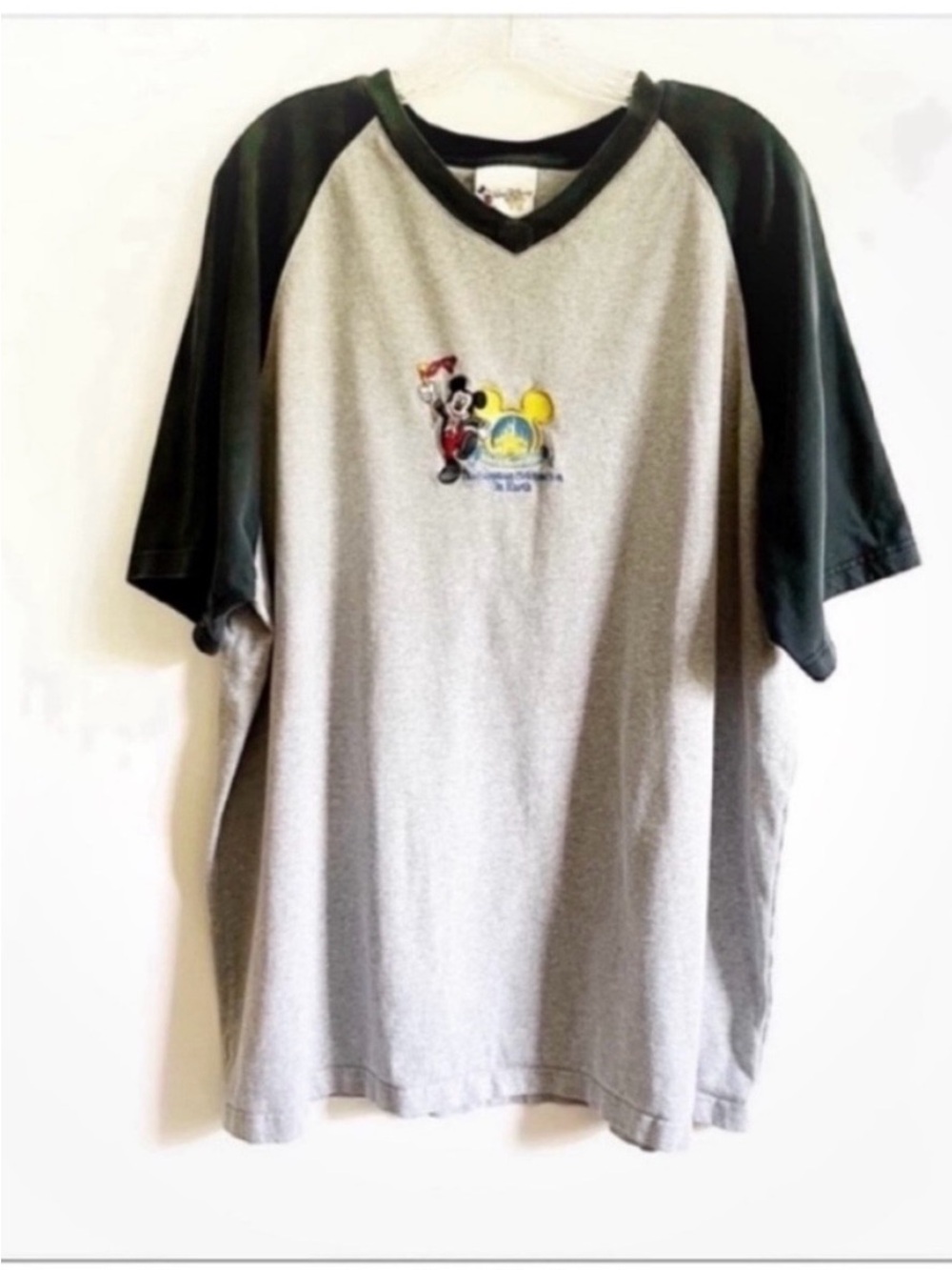 Walt Disney World t-shirt gray black raglan sleeves Mickey Mouse Disney Parks